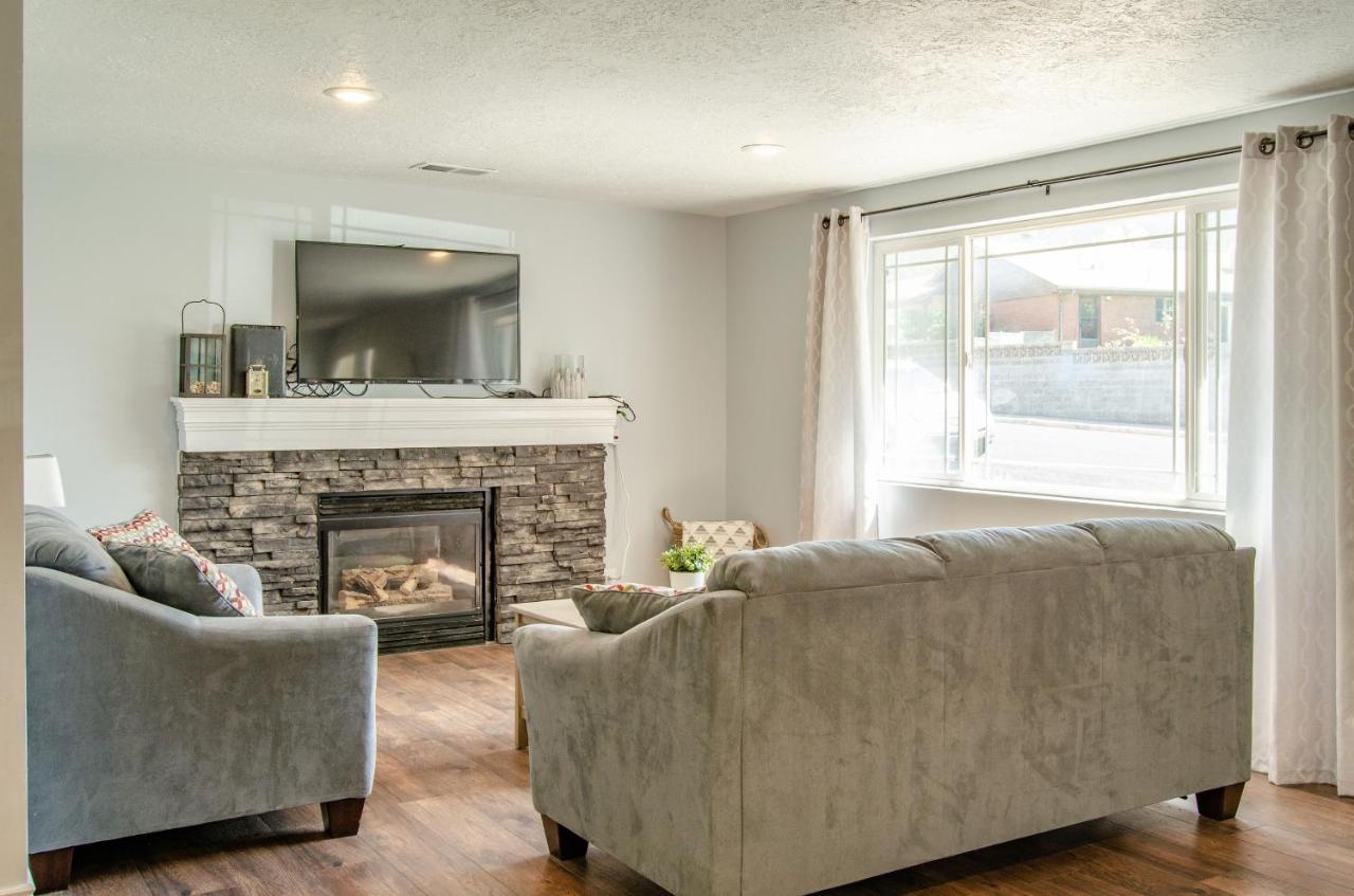 Never Stop Exploring- 3 Bedroom 2 Bath Home Of Duplex, Close To Zion, Bryce, And Brianhead 시더 시티 외부 사진