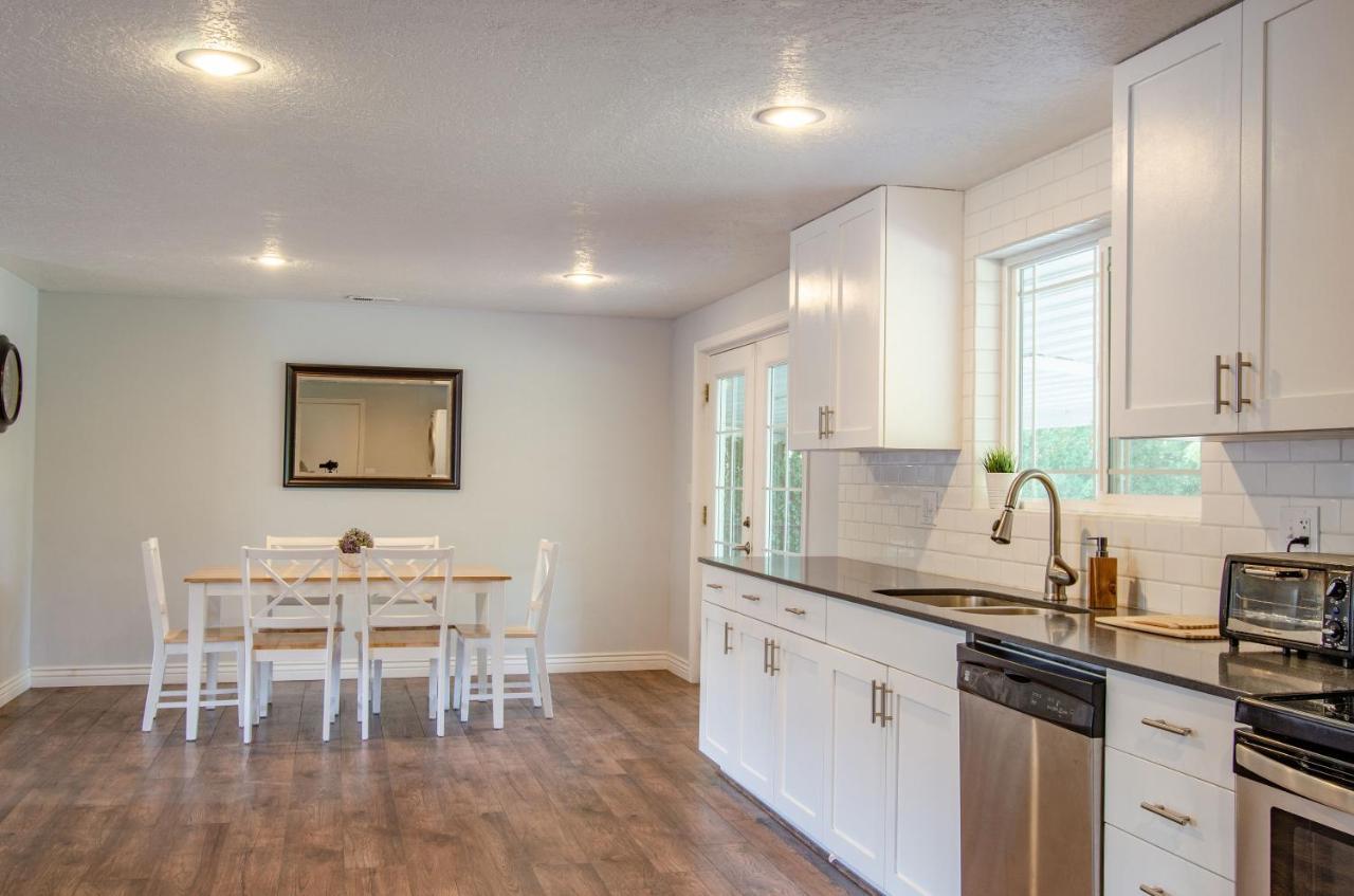 Never Stop Exploring- 3 Bedroom 2 Bath Home Of Duplex, Close To Zion, Bryce, And Brianhead 시더 시티 외부 사진