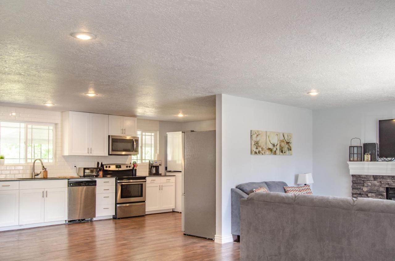 Never Stop Exploring- 3 Bedroom 2 Bath Home Of Duplex, Close To Zion, Bryce, And Brianhead 시더 시티 외부 사진